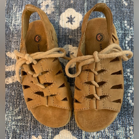 Earth shoe leather (upper) sandals size 13 toddler - Picture 1 of 9